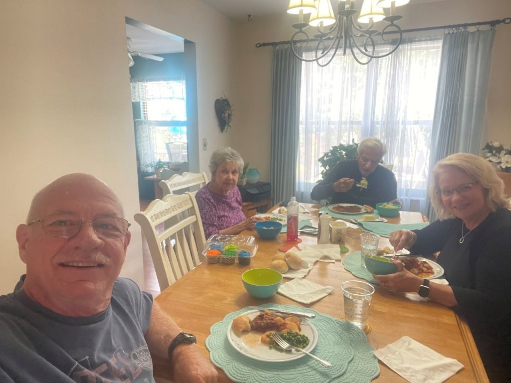 Willy, Aunt Eileen, Uncle Don and Tina Willy, Aunt Eileen, Uncle Don and Tina