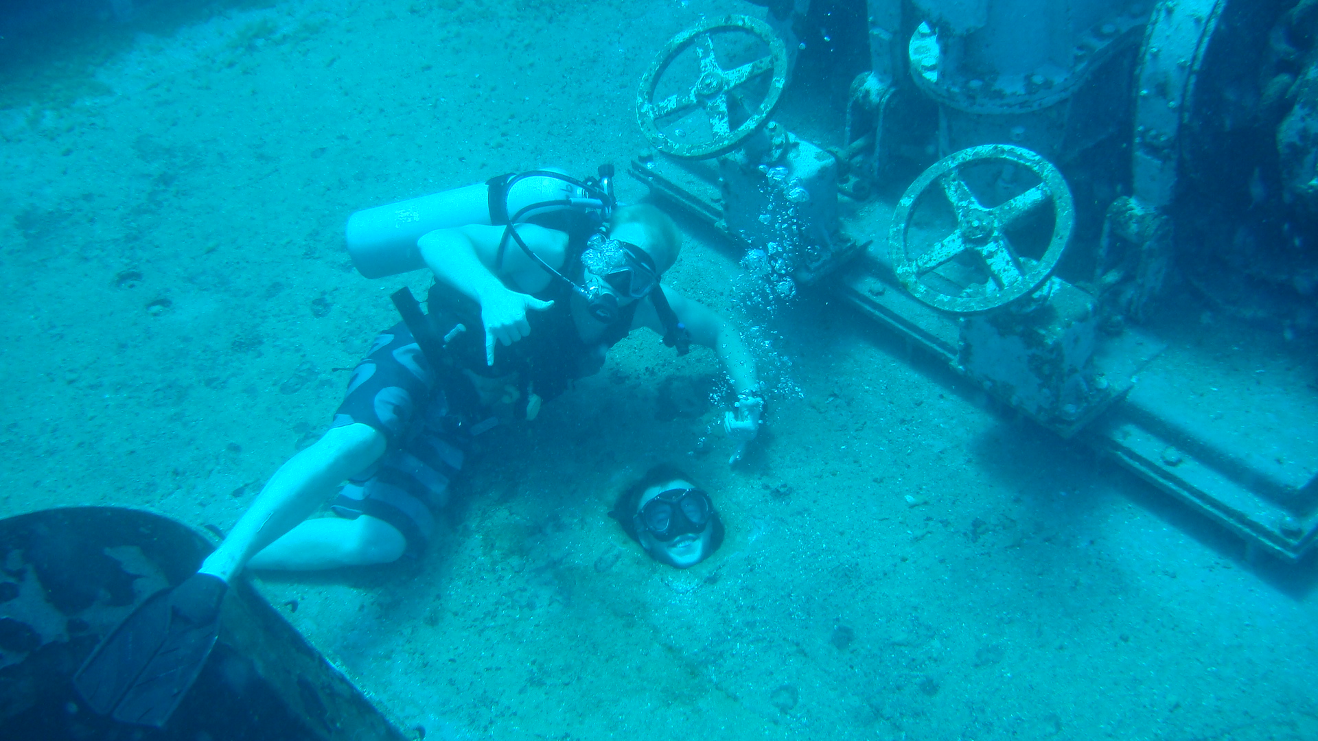 Chad and Chad diving on the Kittywake